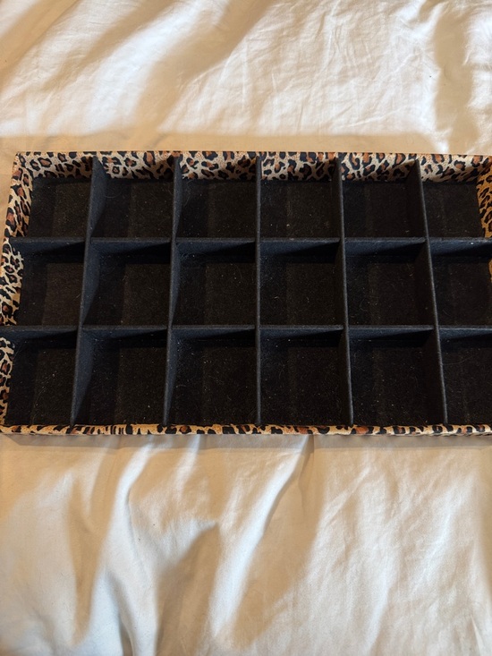 Other - Leopard Print 20-Compartment Jewelry Organizer Tray - Black Insert